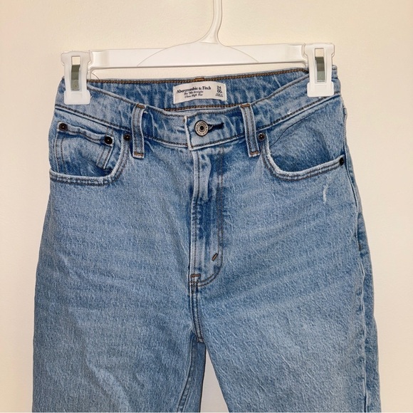 Abercrombie & Fitch
The 90s Straight Ultra High Rise 24 00 - Picture 4 of 5